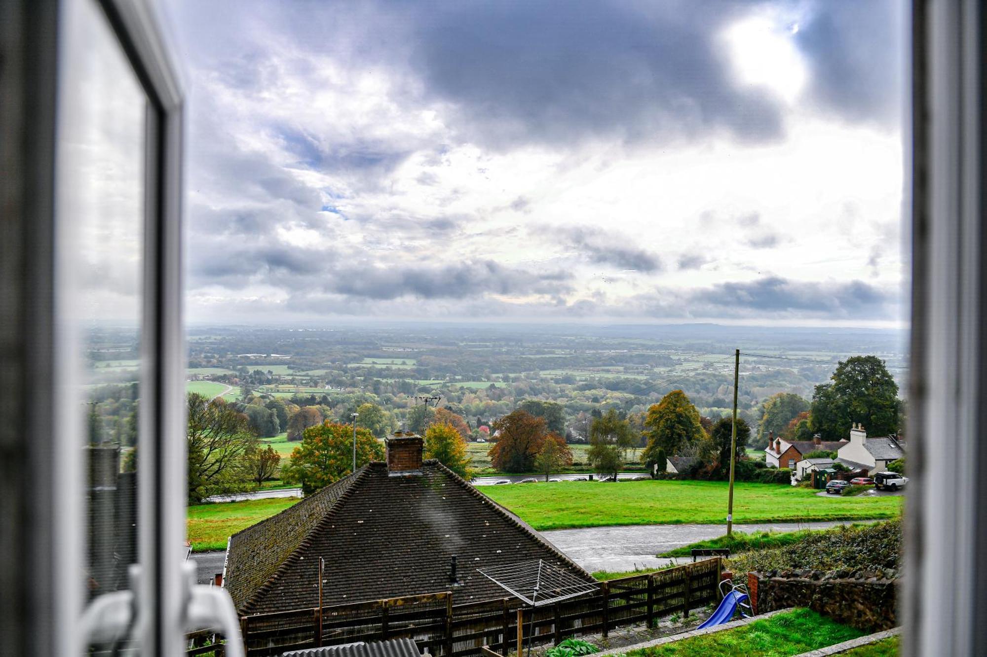 Charming Malvern Cottage With Outstanding Views Малверн-Уэллс Экстерьер фото